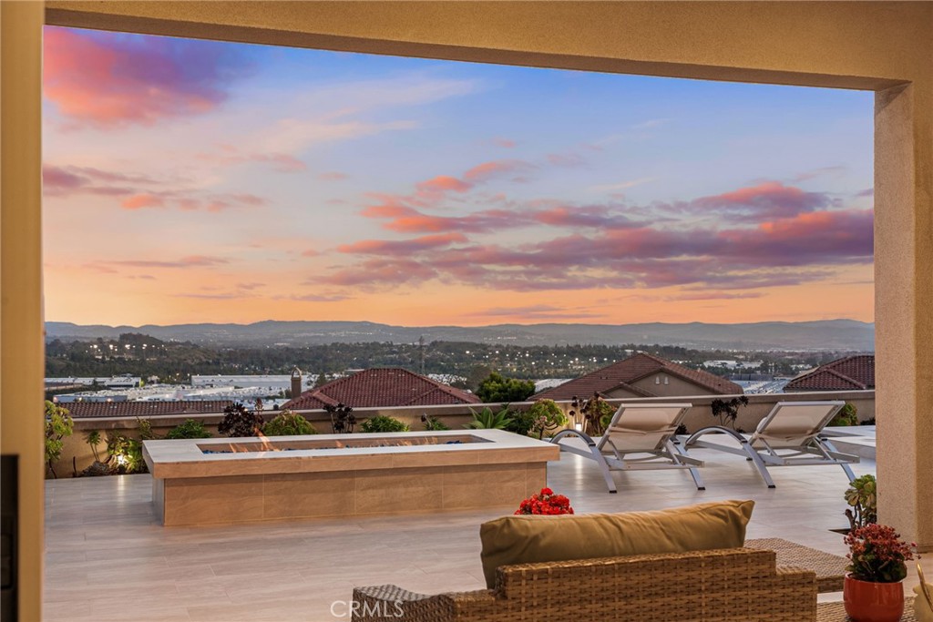 1132 Summit Oak