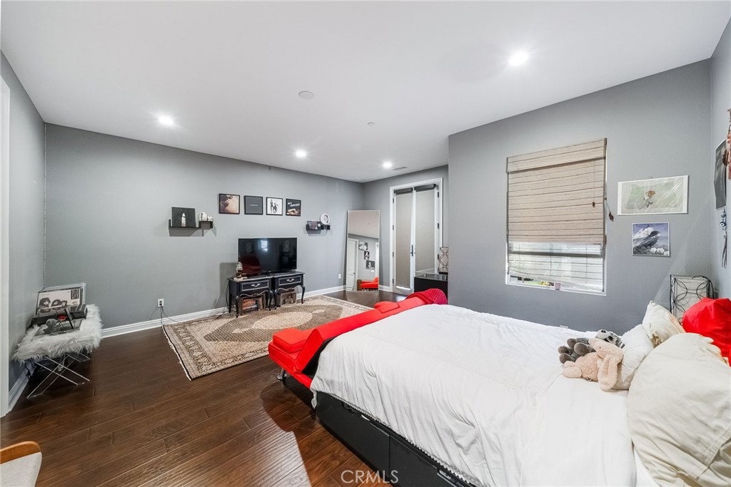 1132 Summit Oak