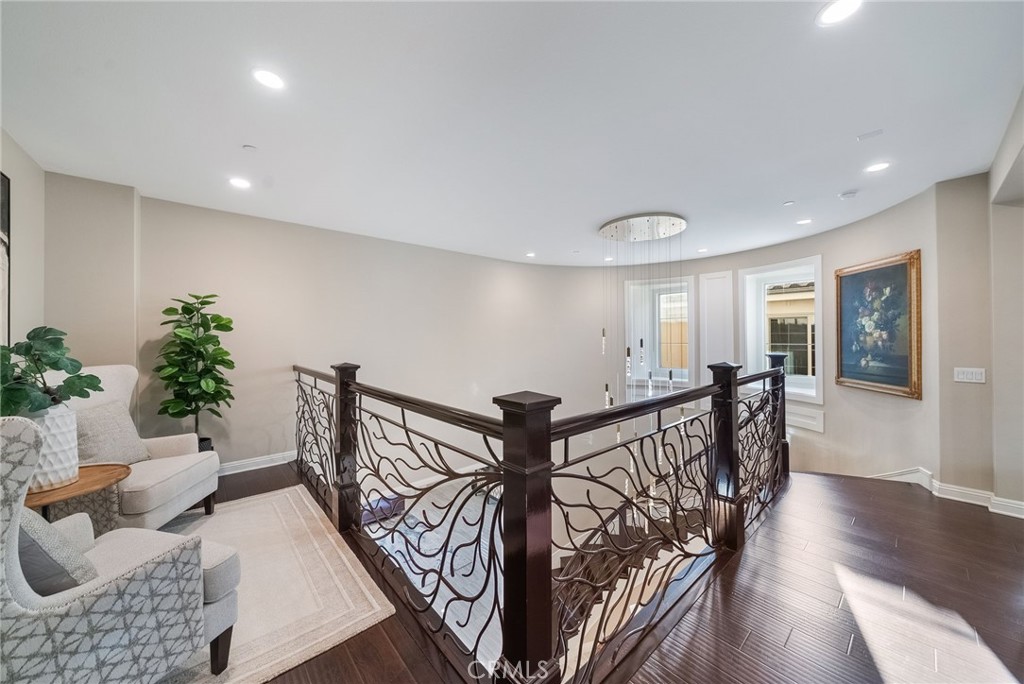 1132 Summit Oak