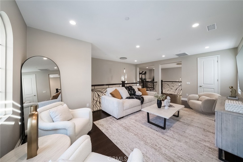 1132 Summit Oak