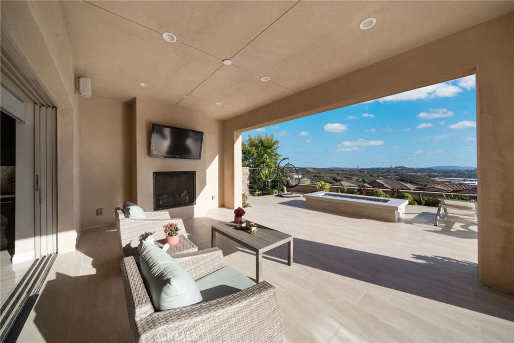 1132 Summit Oak