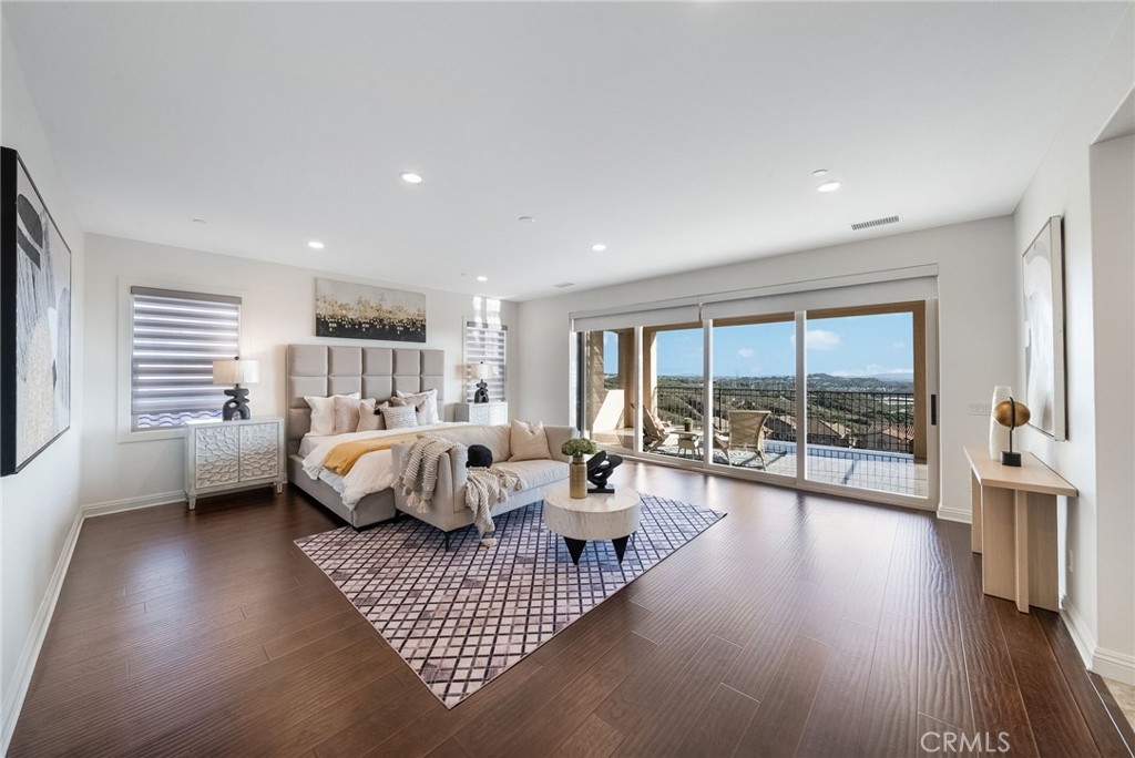 1132 Summit Oak