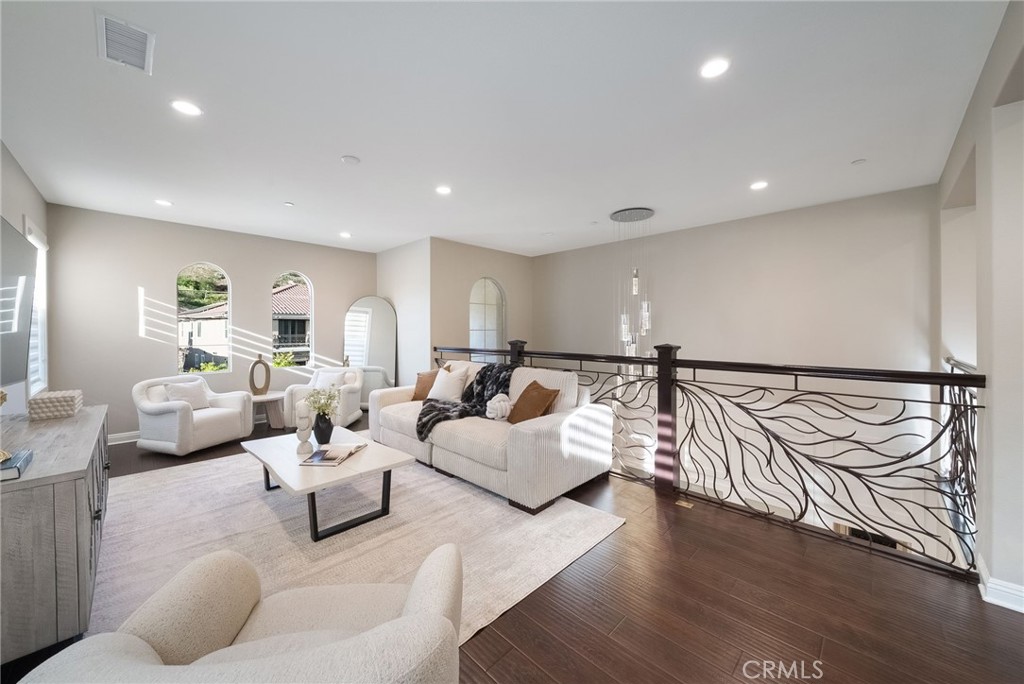 1132 Summit Oak