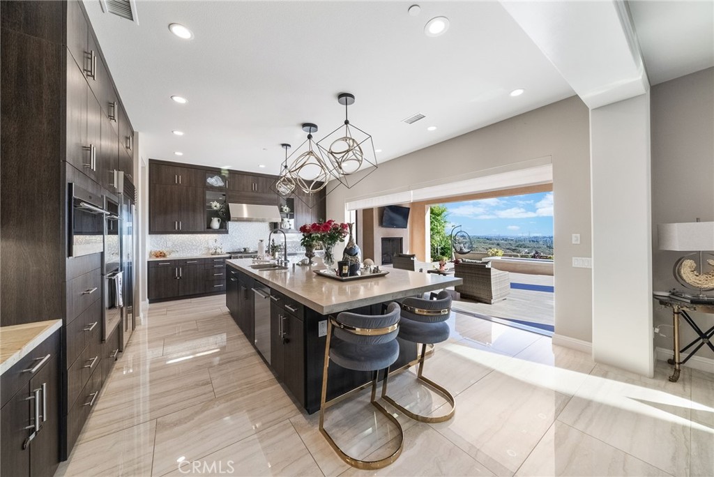 1132 Summit Oak