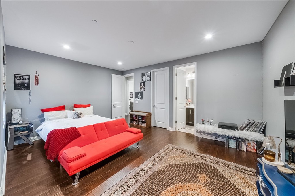 1132 Summit Oak