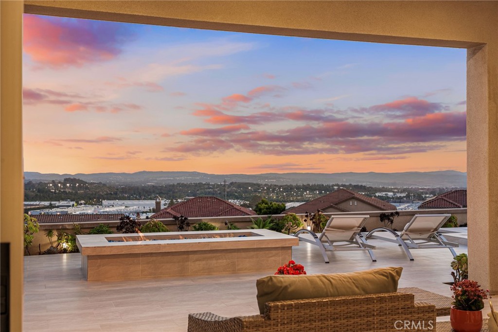 1132 Summit Oak