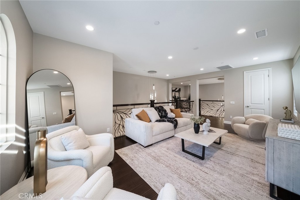 1132 Summit Oak