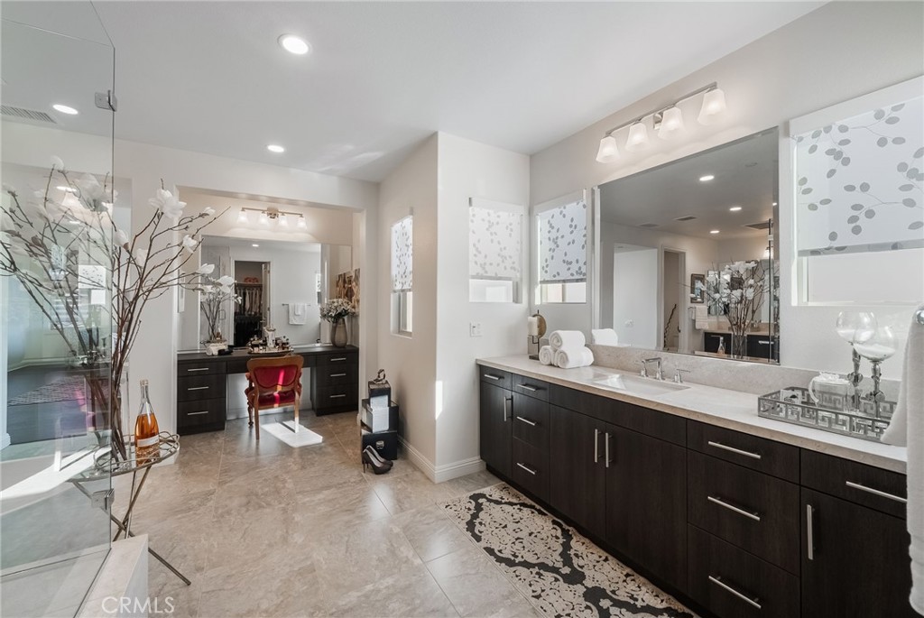 1132 Summit Oak