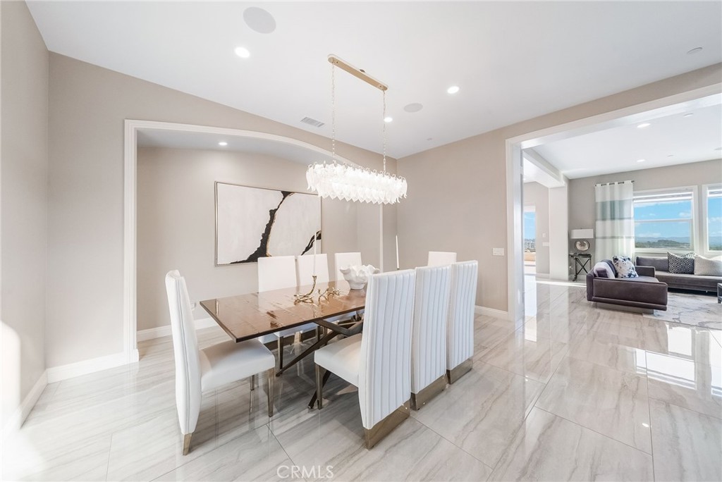 1132 Summit Oak