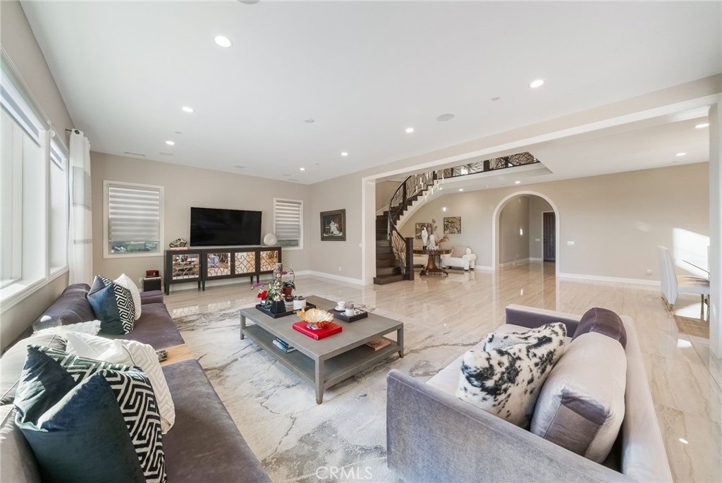 1132 Summit Oak