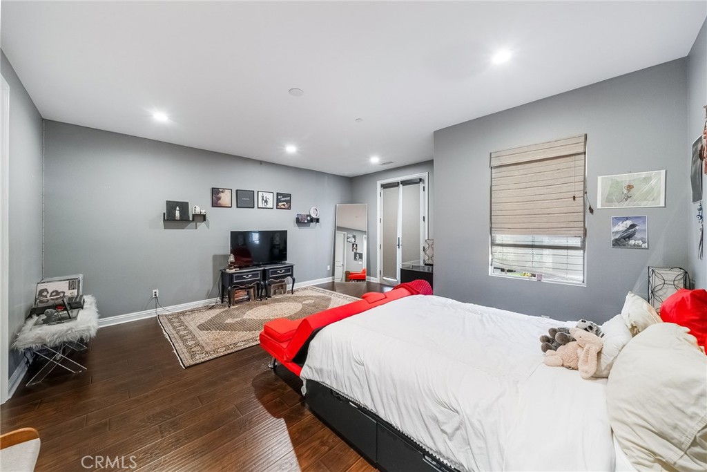 1132 Summit Oak