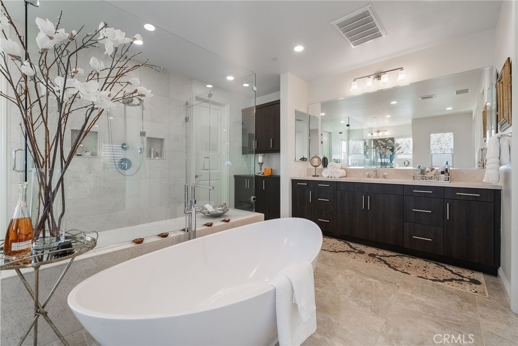 1132 Summit Oak