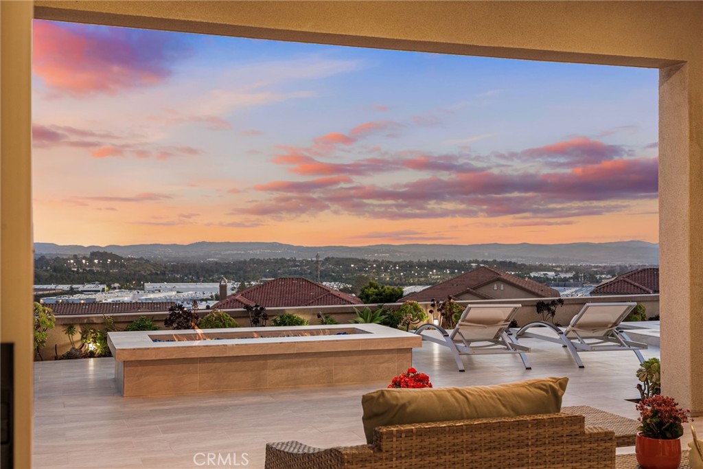1132 Summit Oak