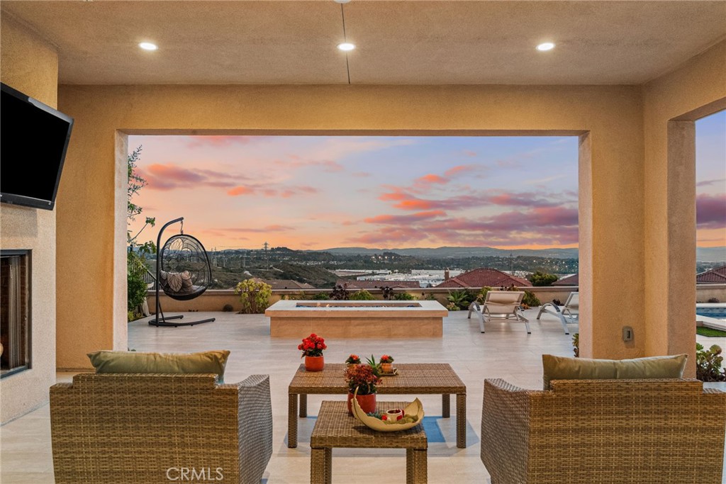 1132 Summit Oak