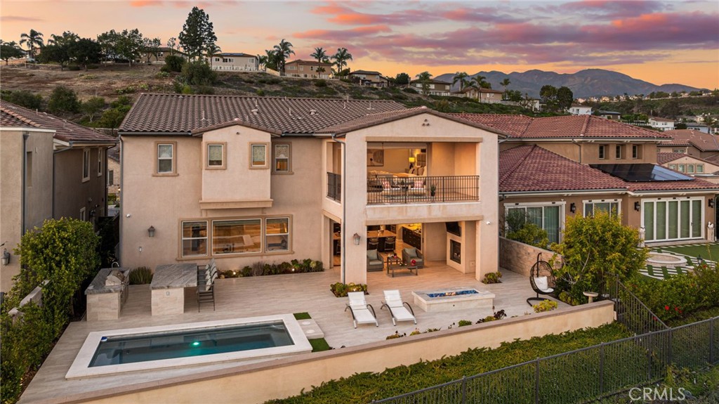 1132 Summit Oak