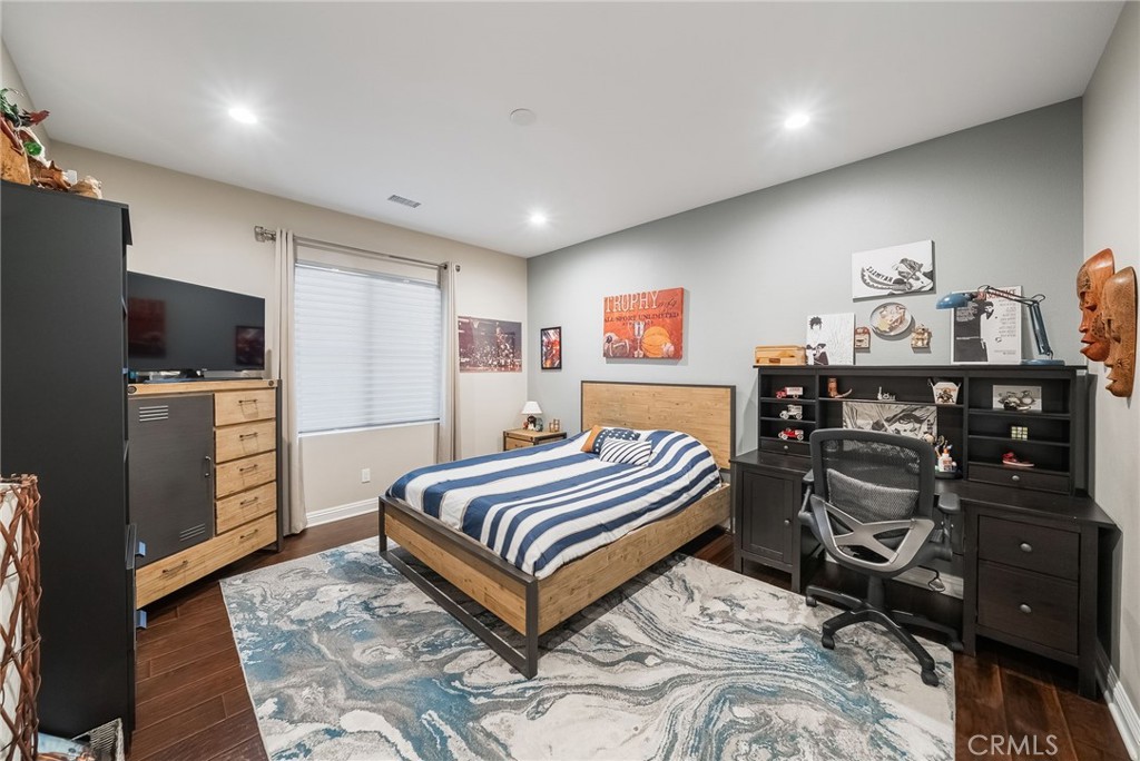 1132 Summit Oak