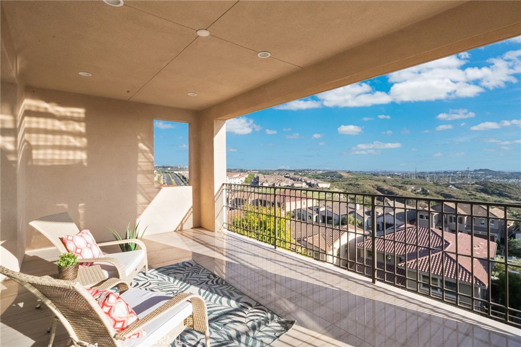 1132 Summit Oak