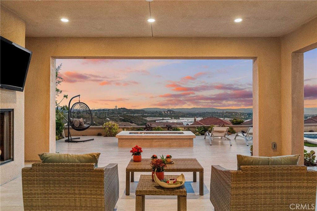 1132 Summit Oak