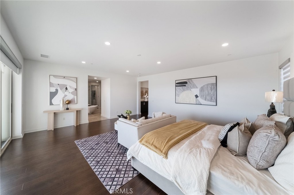1132 Summit Oak