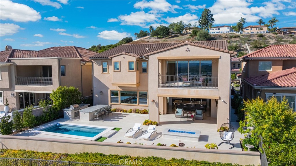 1132 Summit Oak