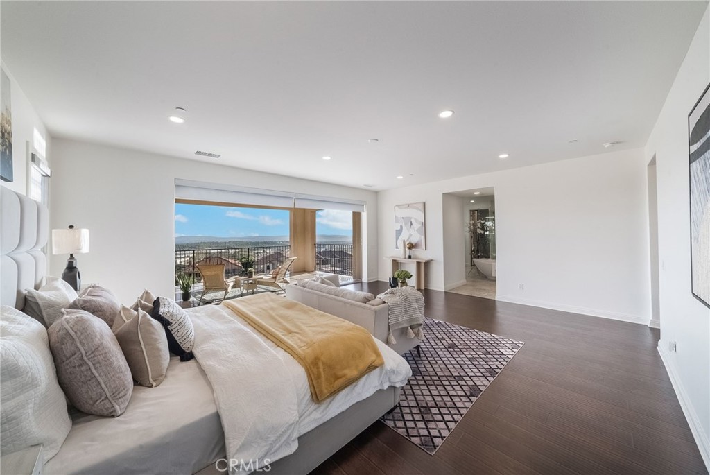 1132 Summit Oak