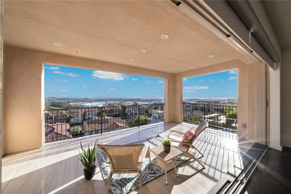 1132 Summit Oak