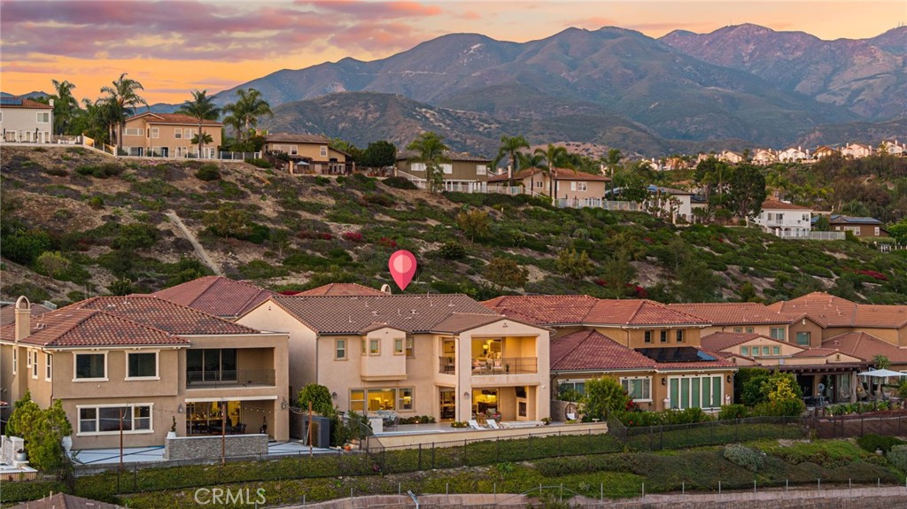1132 Summit Oak