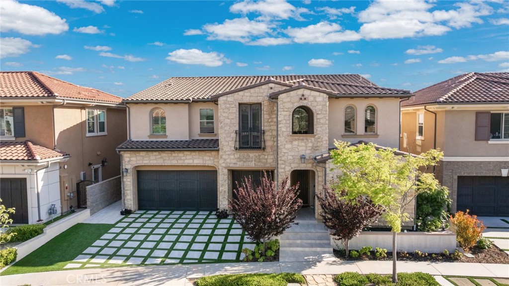 1132 Summit Oak