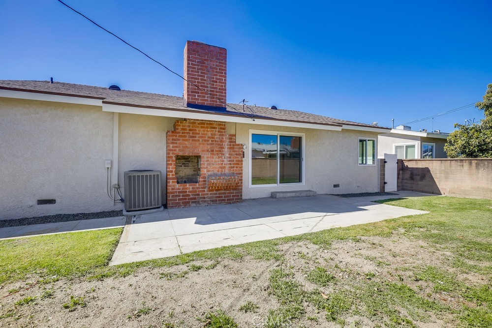 1461 W Flower Avenue