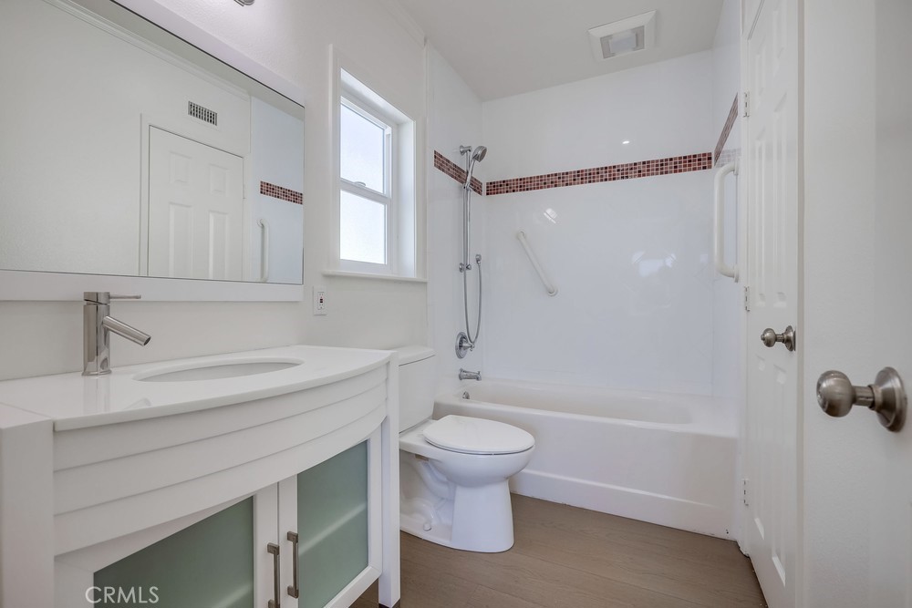 1461 W Flower Avenue