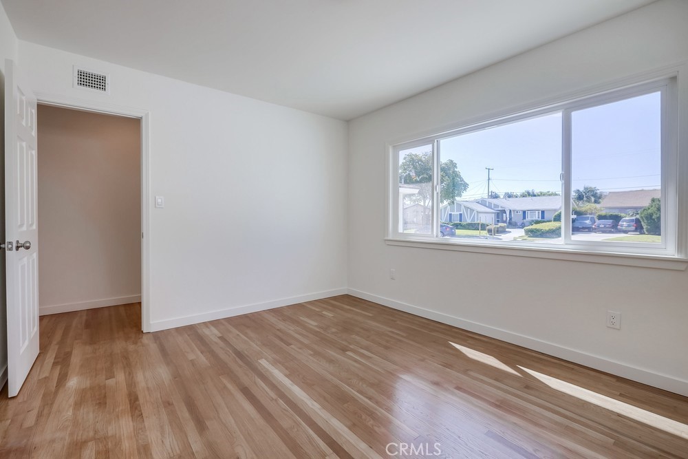 1461 W Flower Avenue