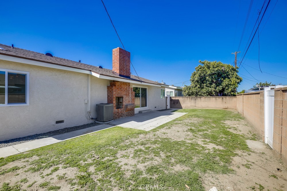 1461 W Flower Avenue