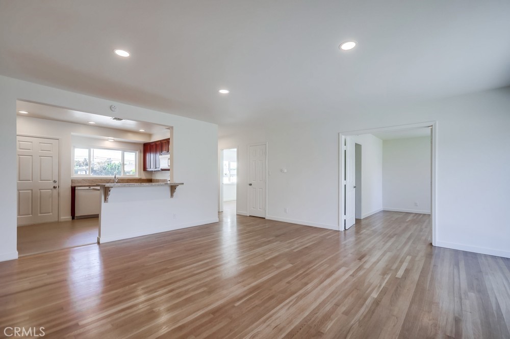 1461 W Flower Avenue