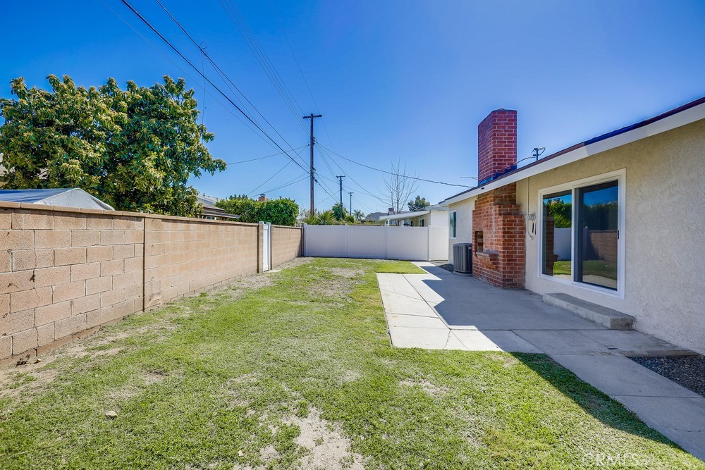 1461 W Flower Avenue