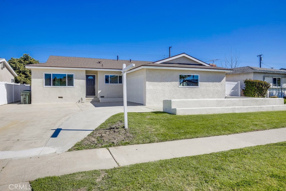 1461 W Flower Avenue