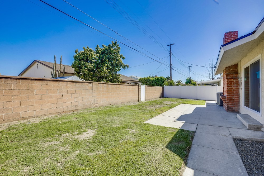 1461 W Flower Avenue