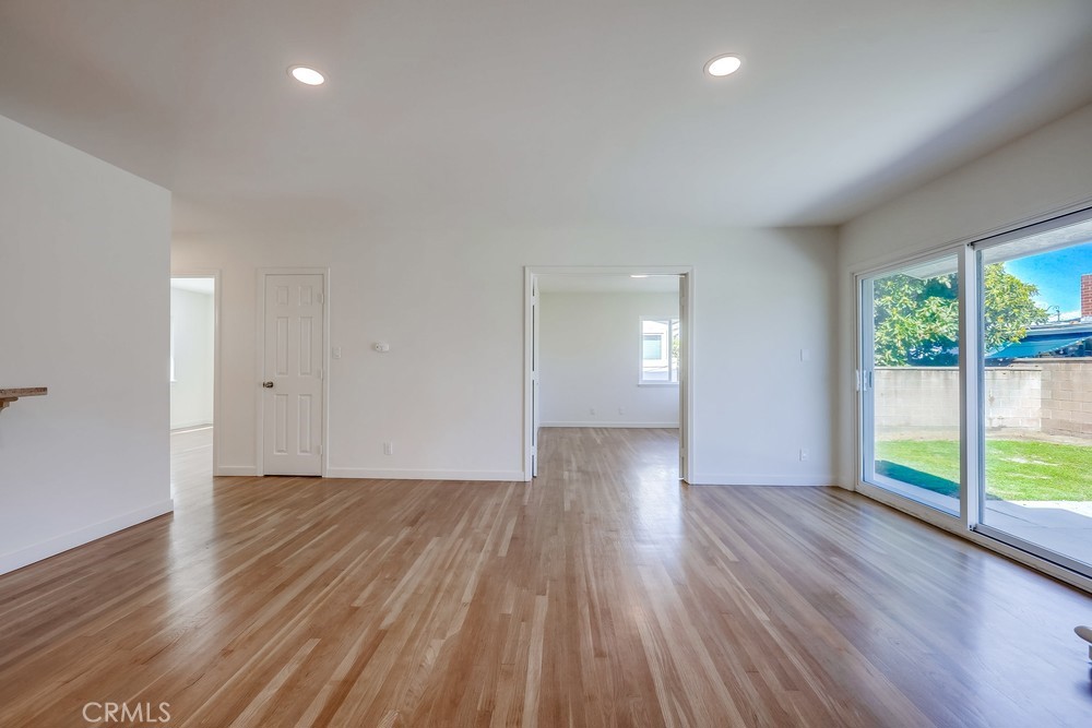 1461 W Flower Avenue