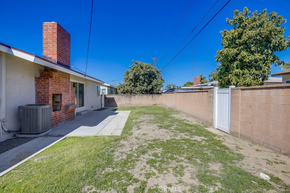 1461 W Flower Avenue