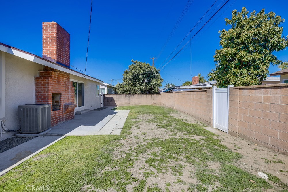 1461 W Flower Avenue