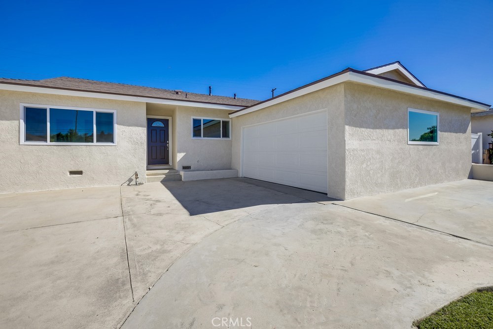 1461 W Flower Avenue