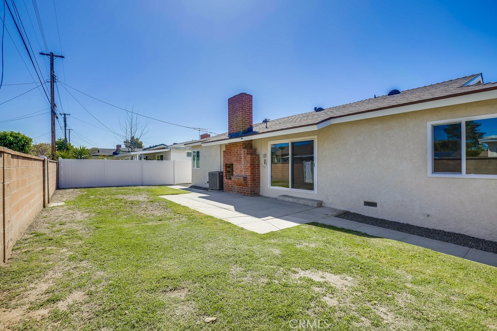 1461 W Flower Avenue