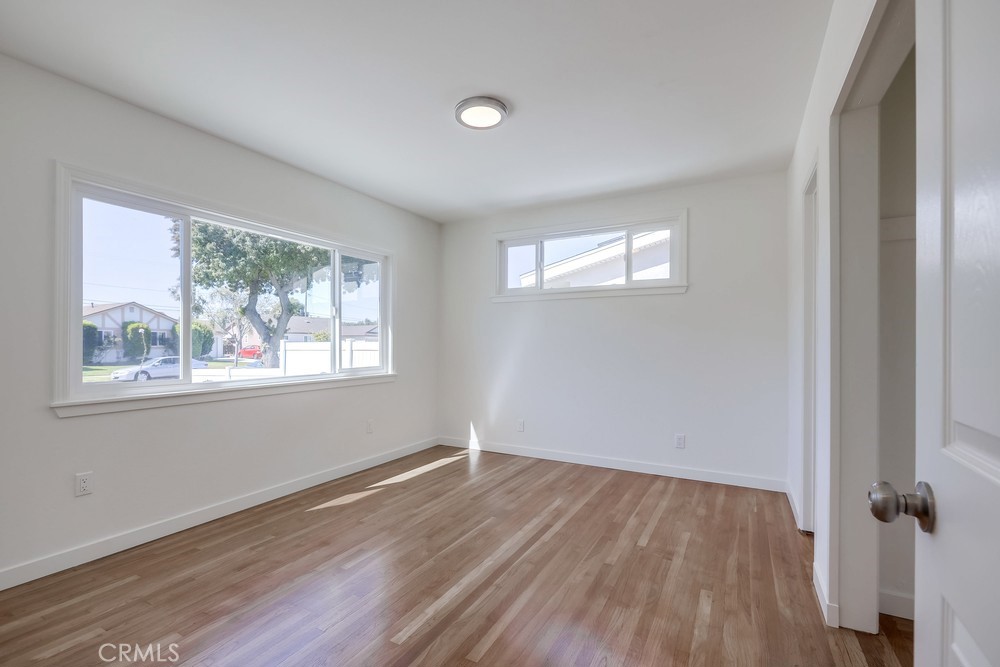 1461 W Flower Avenue