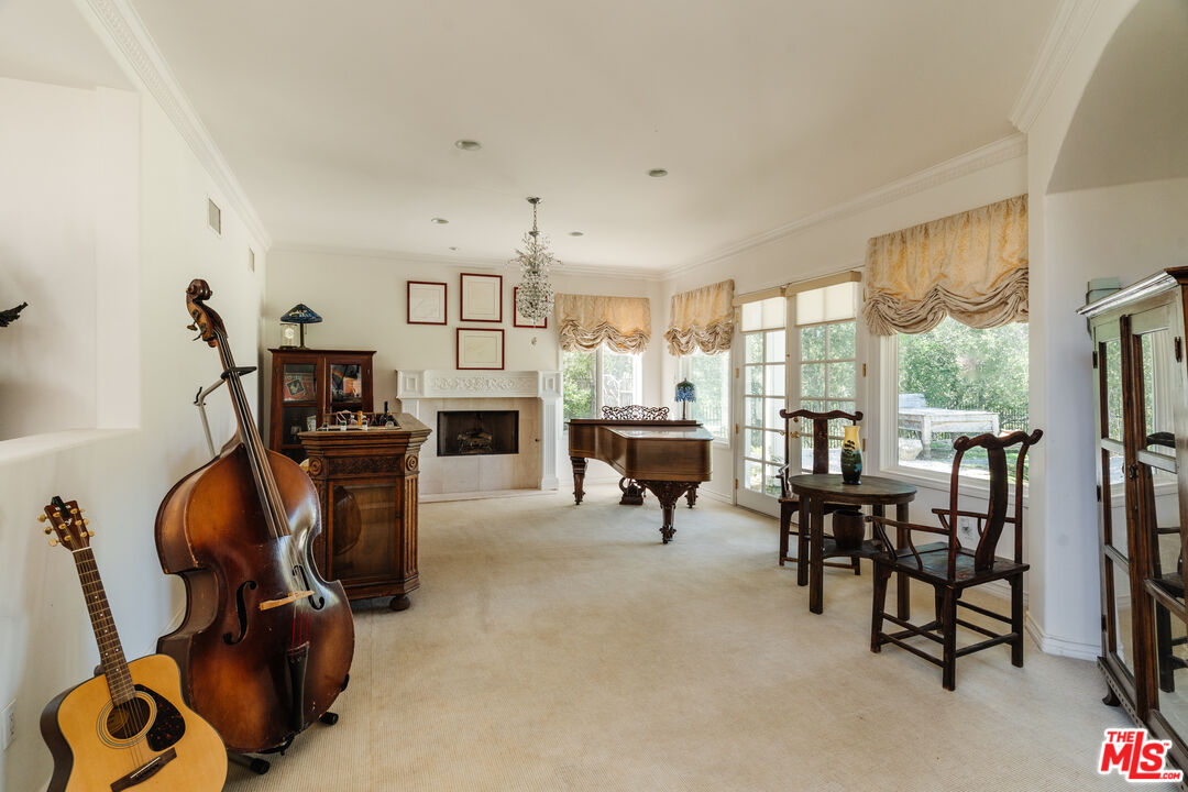 4244 Balcony Dr