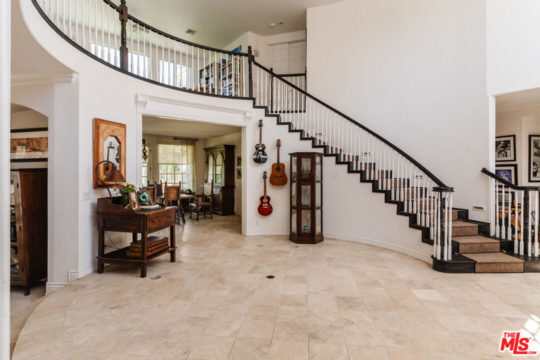 4244 Balcony Dr