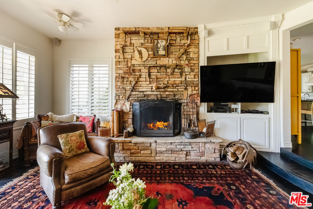 4244 Balcony Dr