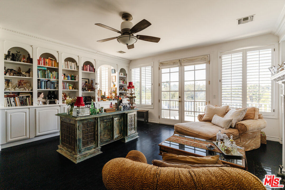 4244 Balcony Dr