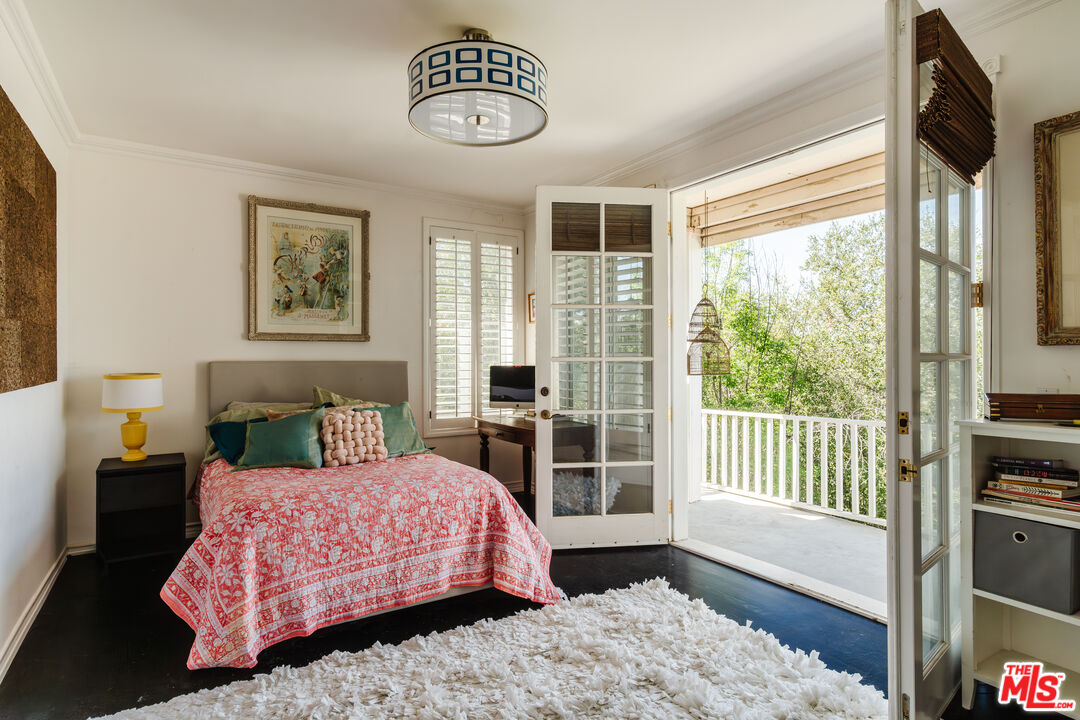 4244 Balcony Dr