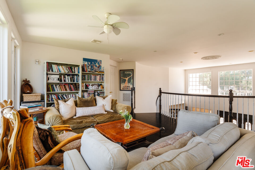4244 Balcony Dr