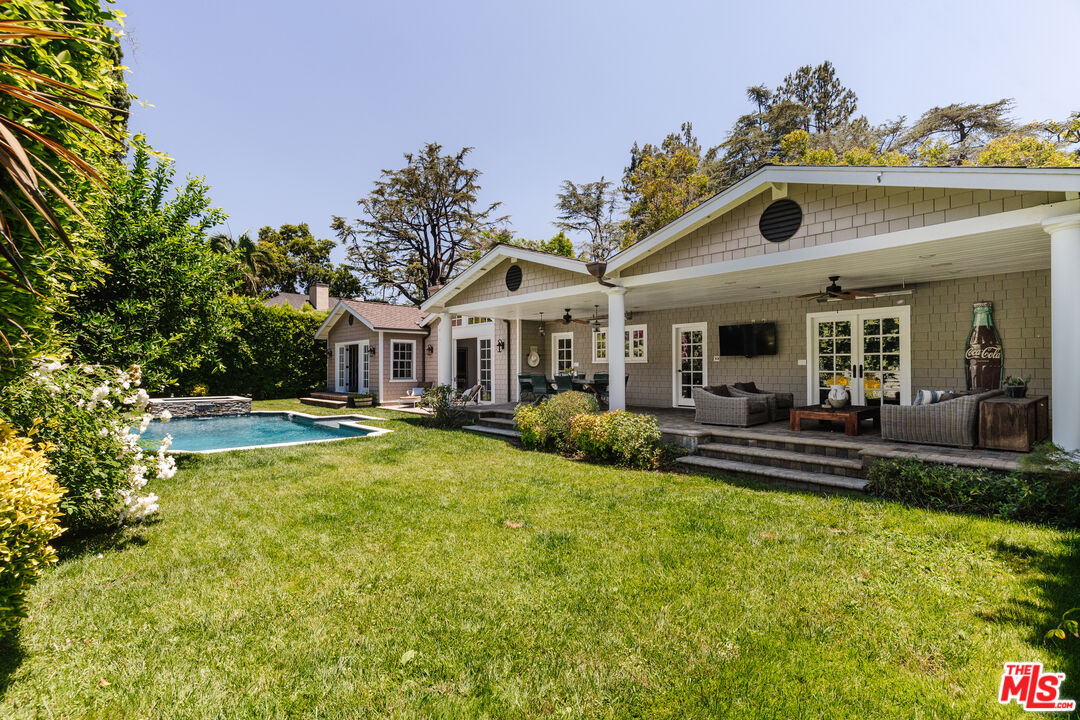 4237 Bluebell Ave