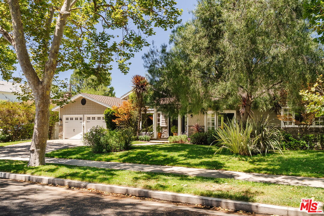 4237 Bluebell Ave